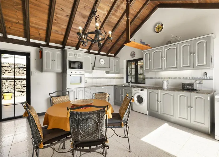 Vila Casa Anabella By Escape Puerto del Carmen (Lanzarote)