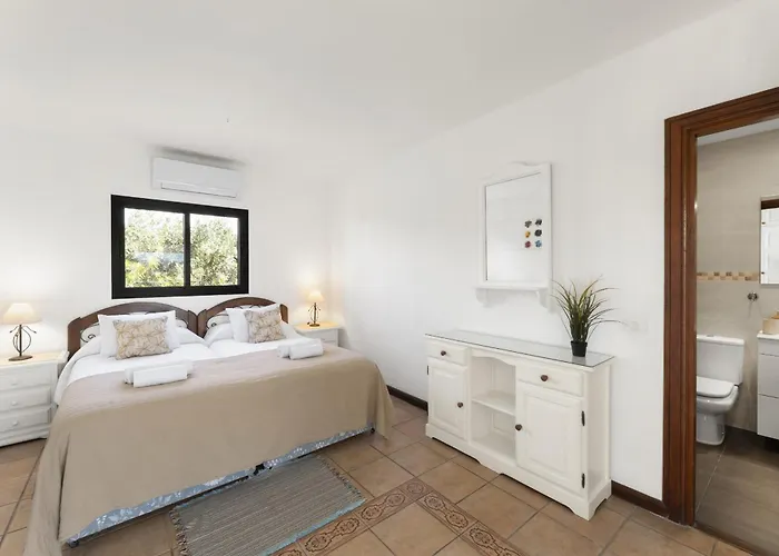 Vila Casa Anabella By Escape Puerto del Carmen (Lanzarote)